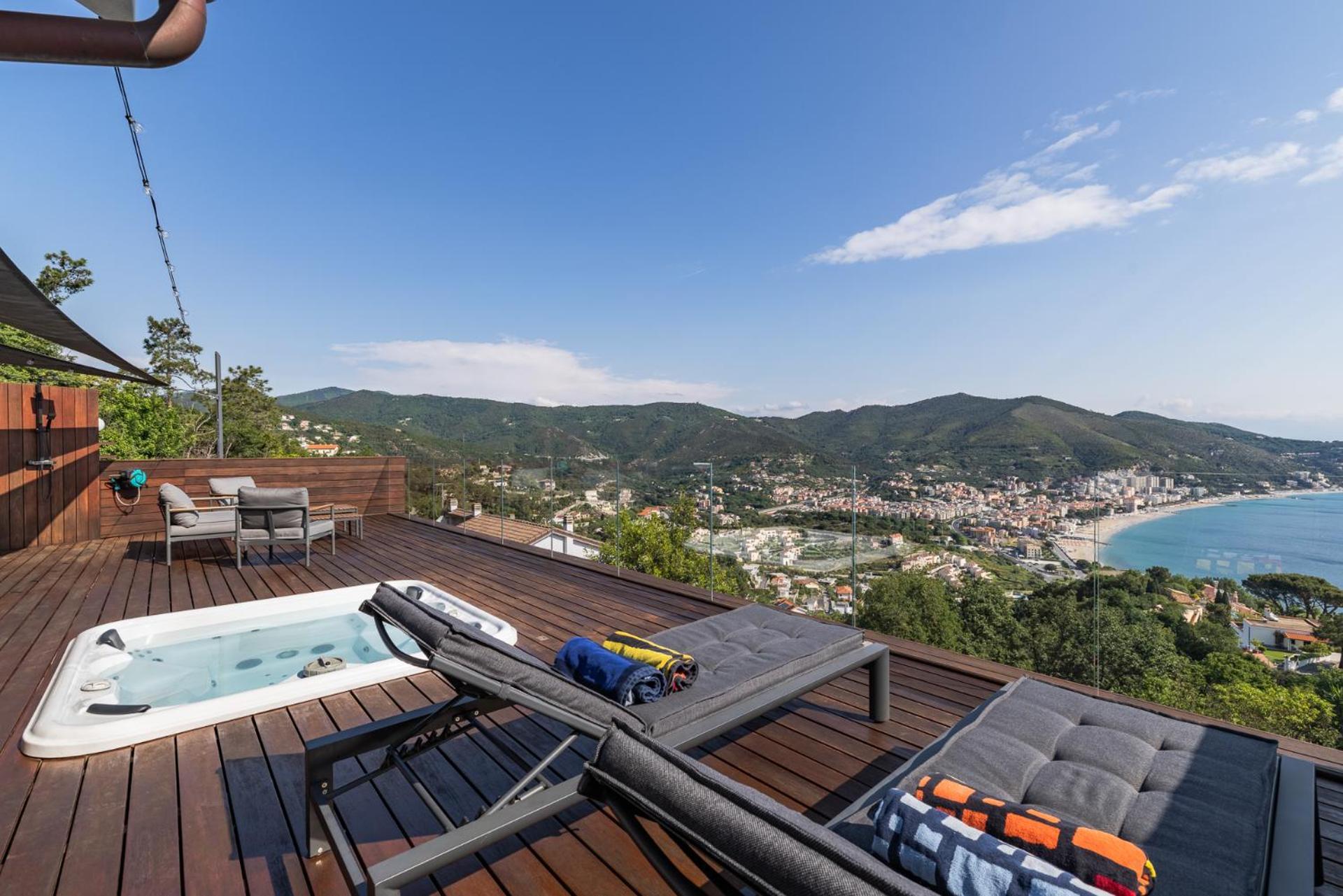 Spettacolare Vista Isola Terrazza E Idromassaggio Villa Noli Exterior photo