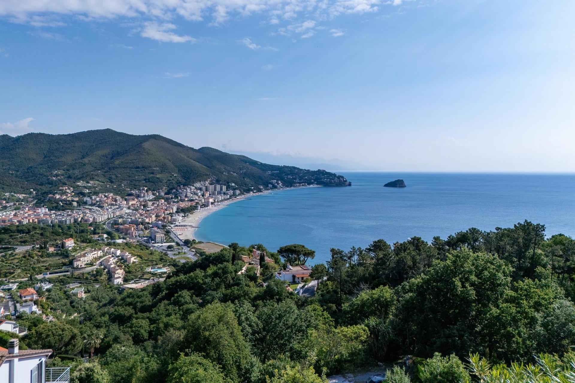 Spettacolare Vista Isola Terrazza E Idromassaggio Villa Noli Exterior photo