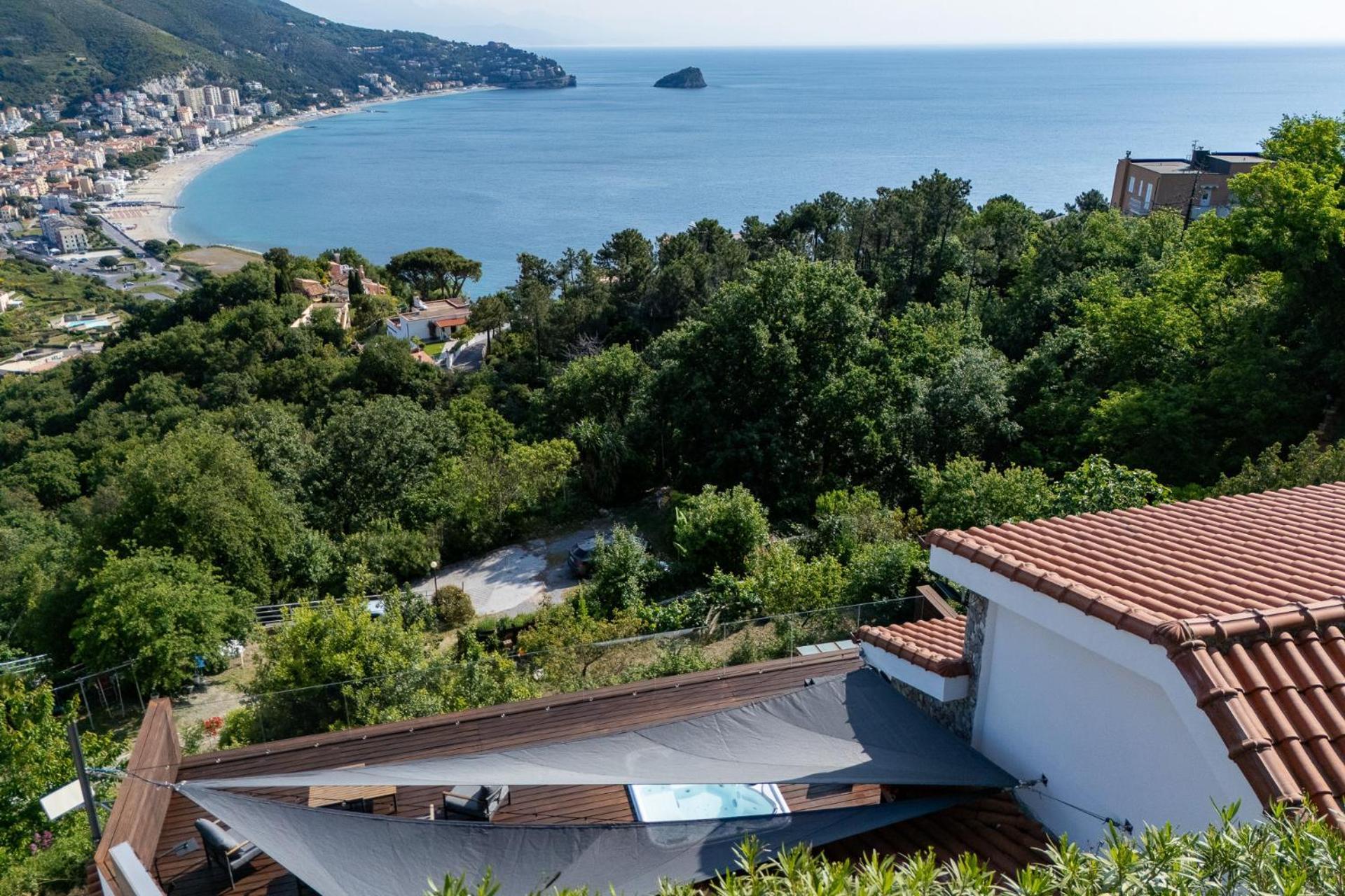 Spettacolare Vista Isola Terrazza E Idromassaggio Villa Noli Exterior photo